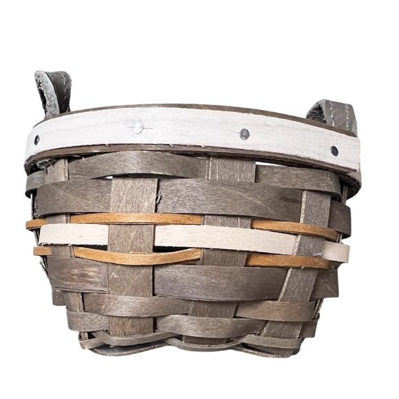 Longaberger 2011 Dresden Basket w/striped tan & white liner 2 leather handles - Picture 2 of 12